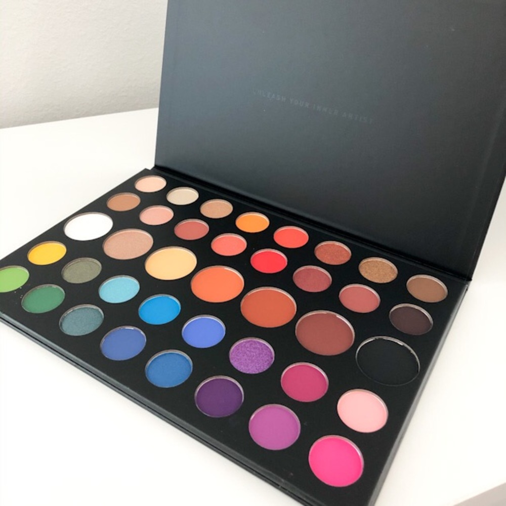 Morphe x James Charles Eyeshadow Palette Full Size